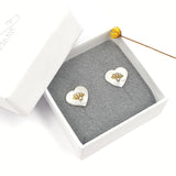 Love me Love me not, daisy heart stud earrings