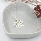 Hammered star with Peridot - Medium