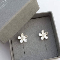 Buttercup daisy earrings
