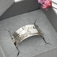 two bunny rabbits spinner ring